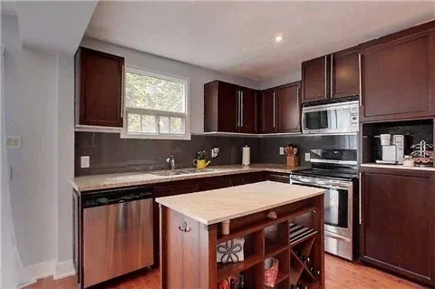 Kingdom kitchen before renovation
