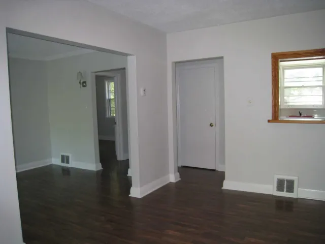 Riverview entry with contemporary finishes