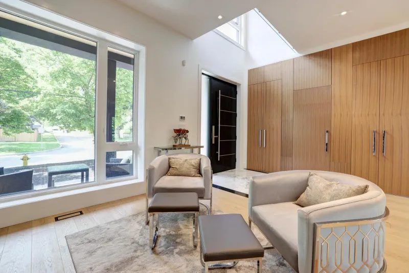 Riverview entrance sitting area
