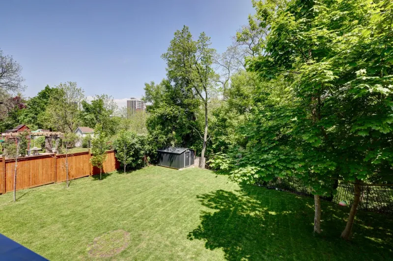 Landscaped Riverview backyard